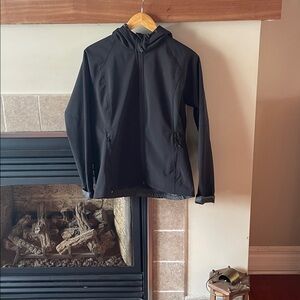 WindRiver Women's Black waterproof windbreaker